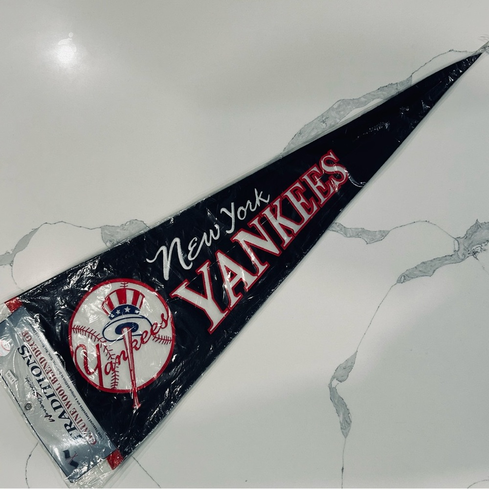 NEW New York Yankees MLB Winning Streak Embroidered Wool Blend Pennant 32”x 13”